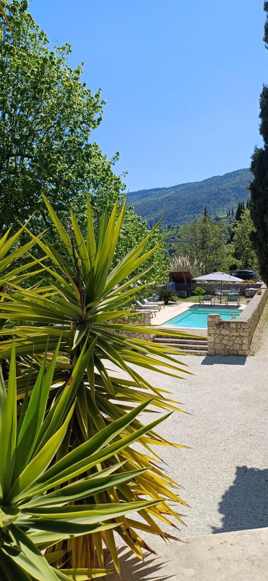 Bed and Breakfast Le Domaine De La Feuilleraie Coaraze Esterno foto